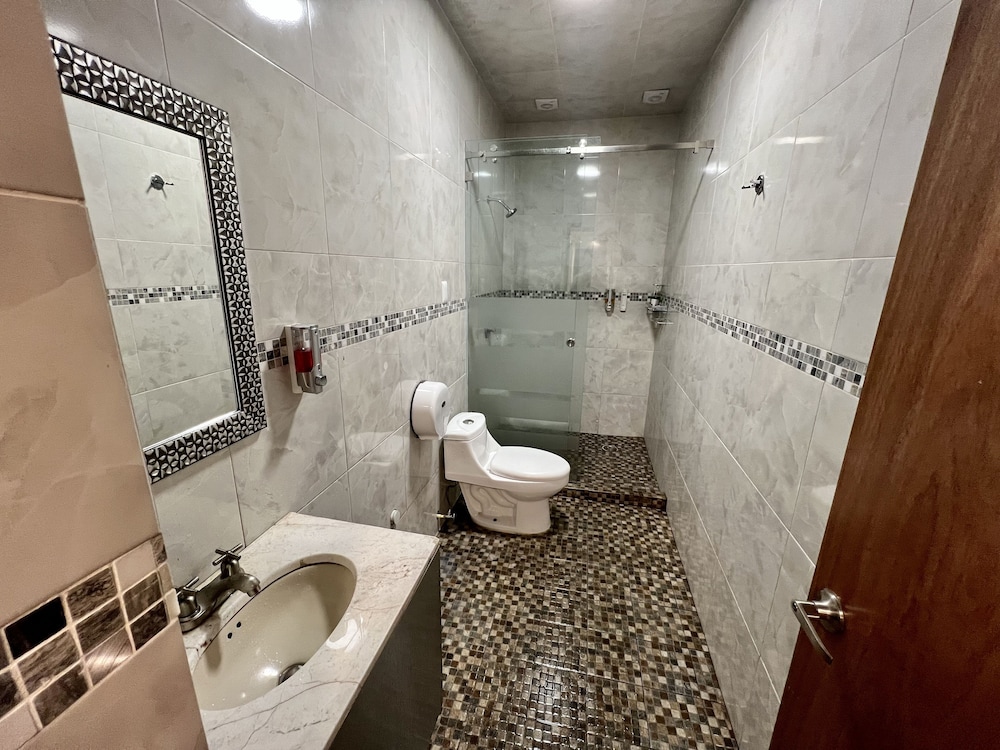 Junior Room, Shared Bathroom photo 3