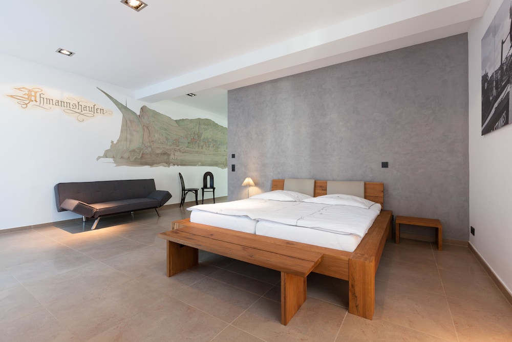 Suite, River View - Photo 5