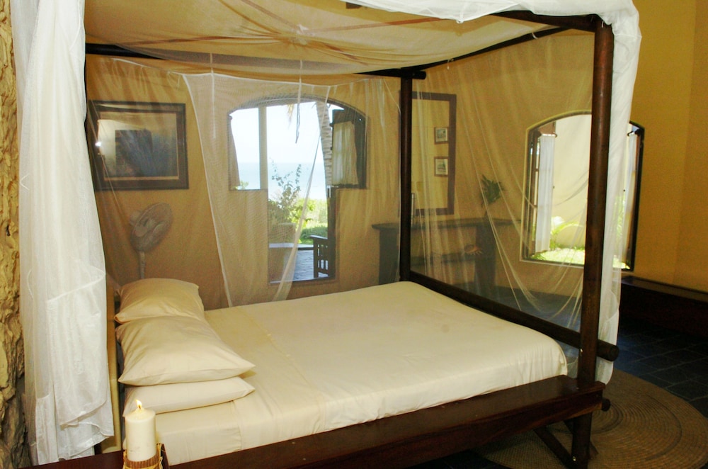 Standard Room, 1 Queen Bed, Sea View photo 2