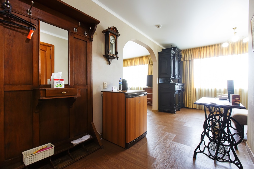 Comfort Triple Room, 1 Queen Bed with Sofa bed photo 3