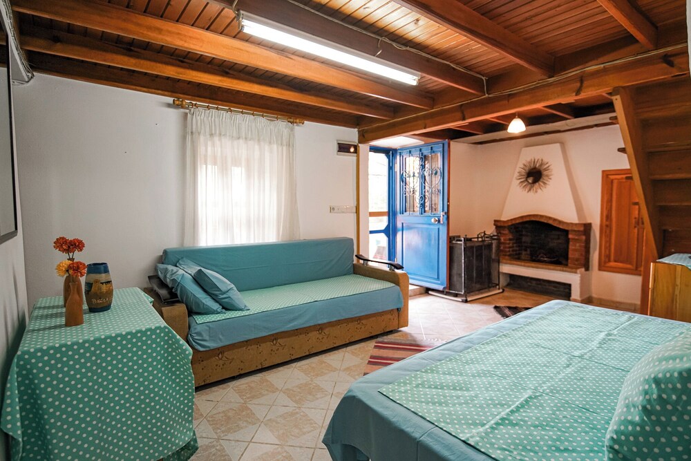 Standard Duplex, Courtyard View photo 1