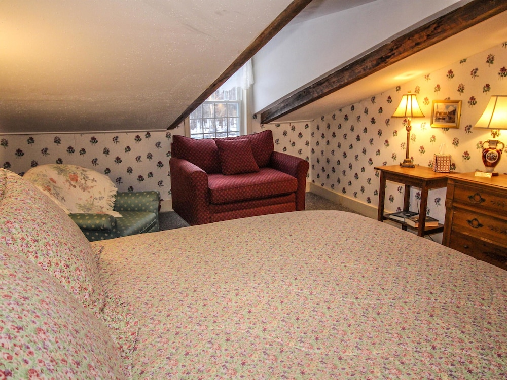 Economy Double Room, Ensuite, Garden View (Parsley)