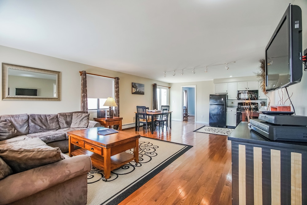 Deluxe Condo, 1 Bedroom, Kitchen photo 3