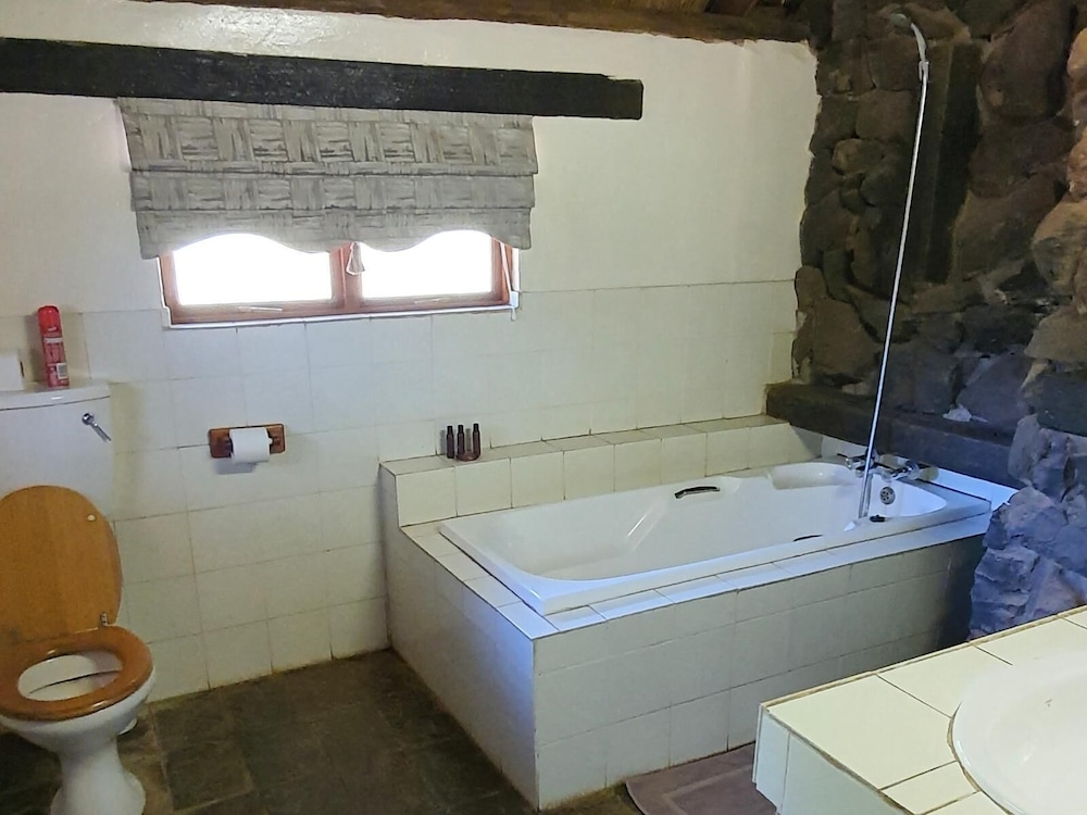 Honeymoon Cottage photo 3
