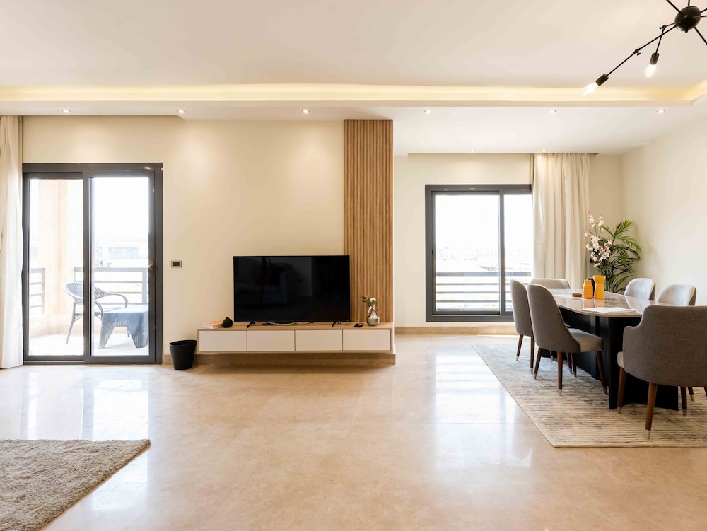 Standard Apartment, 3 Bedrooms photo 2