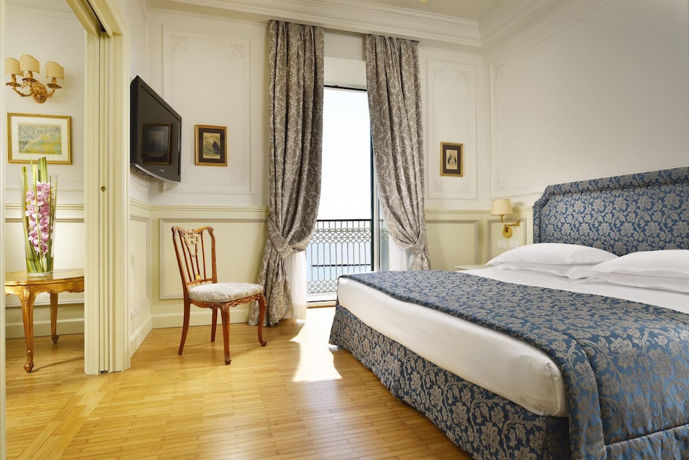 Exclusive Suite, Balcony, Sea View (Queen) - Photo 1
