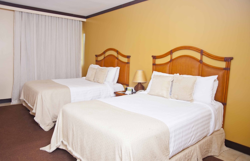 Basic Room, 2 Double Beds - Photo 2