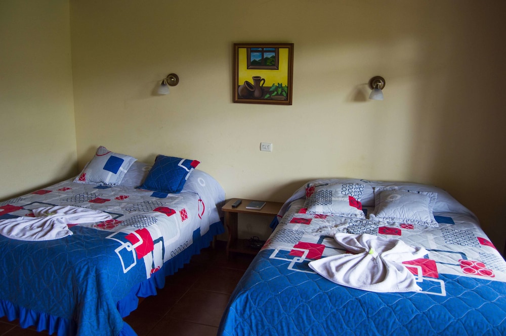 Standard Vierbettzimmer, 2 Doppelbetten, Balkon, Gartenblick