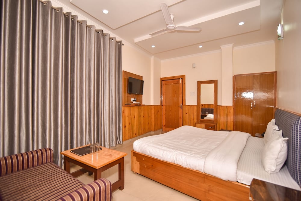 Deluxe Room - Photo 6