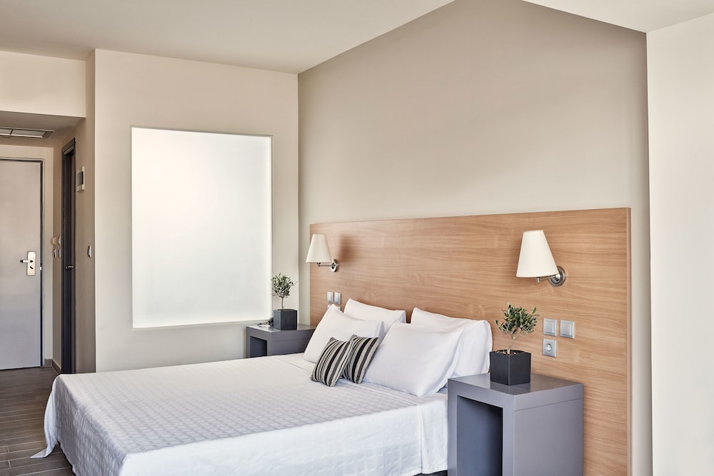 Superior Double Room, 1 Double Bed, Pool Access