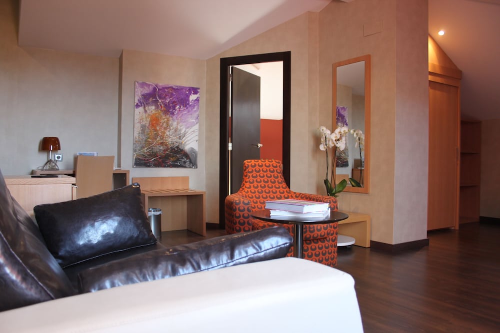 Junior Suite (2 Adults + 1 Child) photo 2