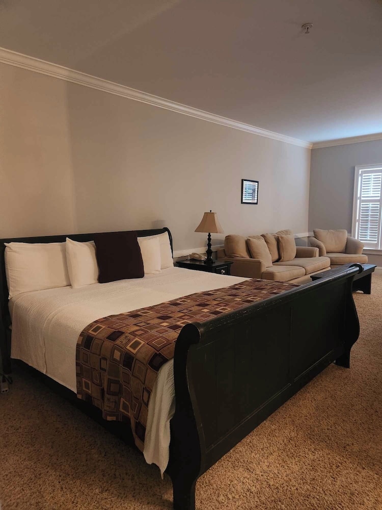Jetted Tub Room, King Bed With Queen Sleep Sofa 3rd Floor