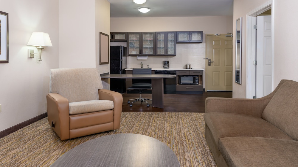 Suite, 1 King Bed - Photo 1