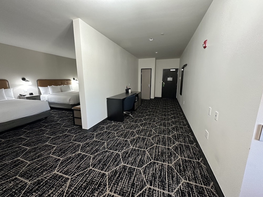 Suite, Multiple Beds, Non Smoking - Photo 1