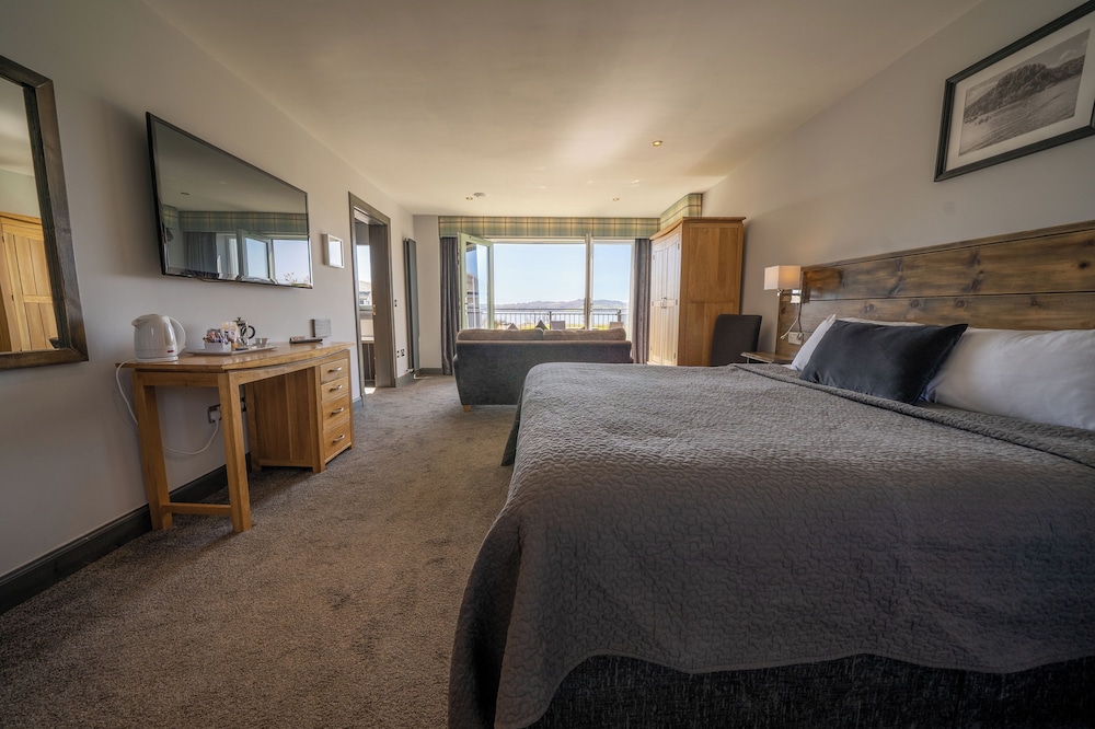 Premium Double Room, 1 King Bed, Lake View