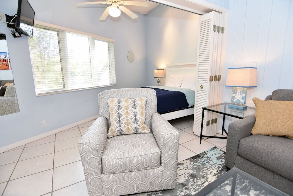 House (Palms of Sanibel Blue Cottage)