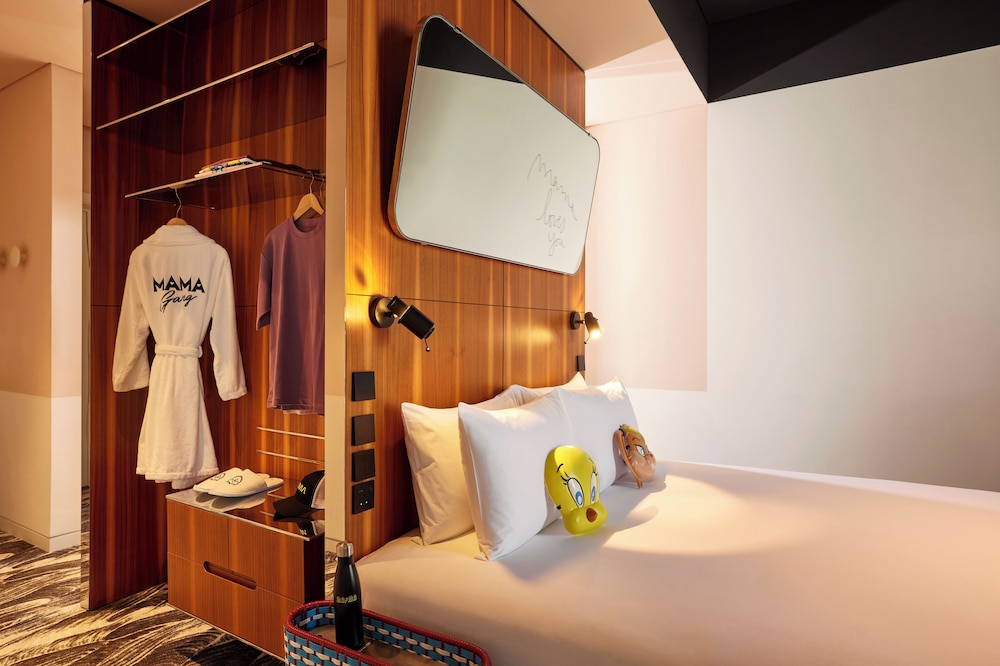 Double Room, 1 King Bed (Medium Mama. Burj View) photo 2