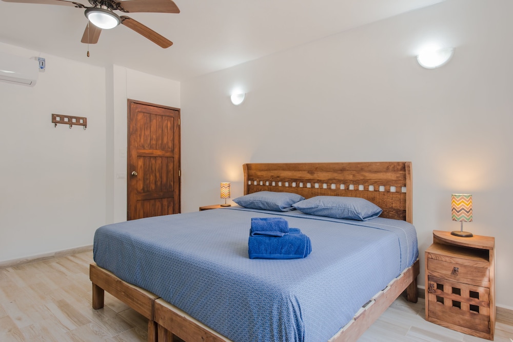 Standard Studio, 1 King Bed, Kitchen, Garden View