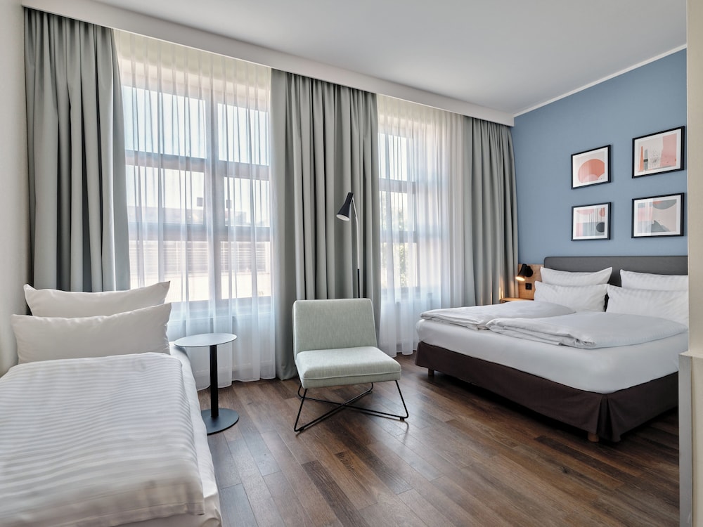 Family Room, 2 Queen Beds, Balcony (Premium) thumbnail 6