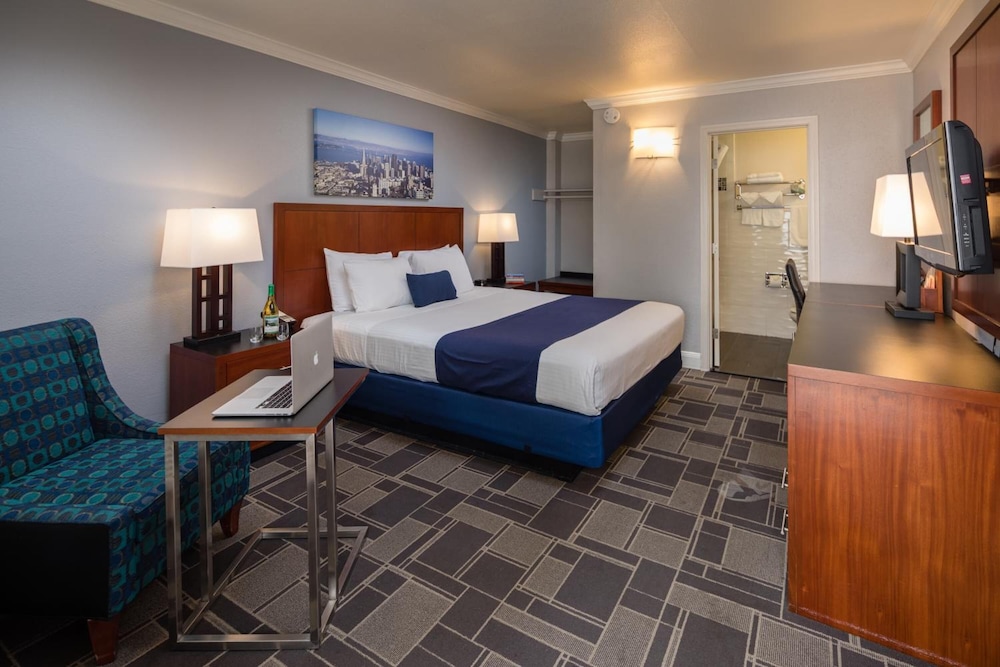 Standard King Room - Photo 3
