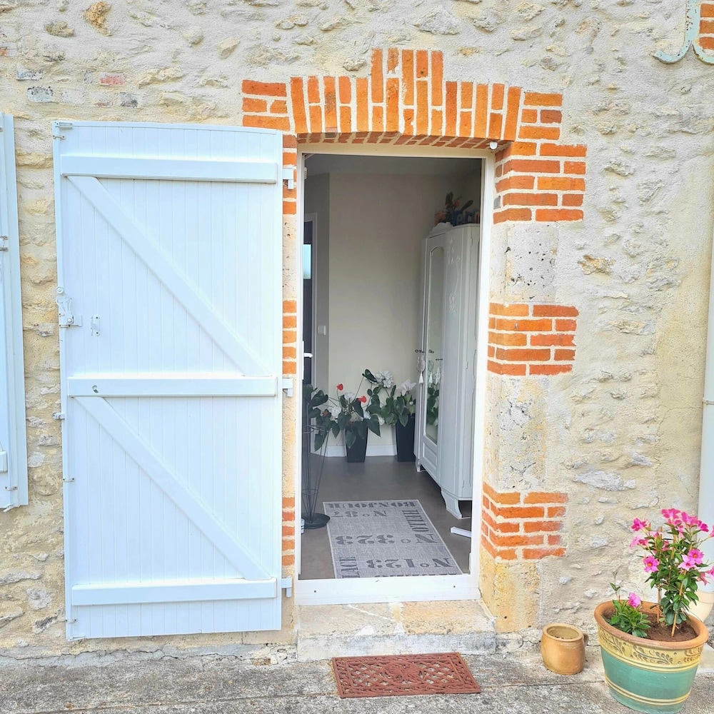 Classic Double Room, Garden View - Photo 12