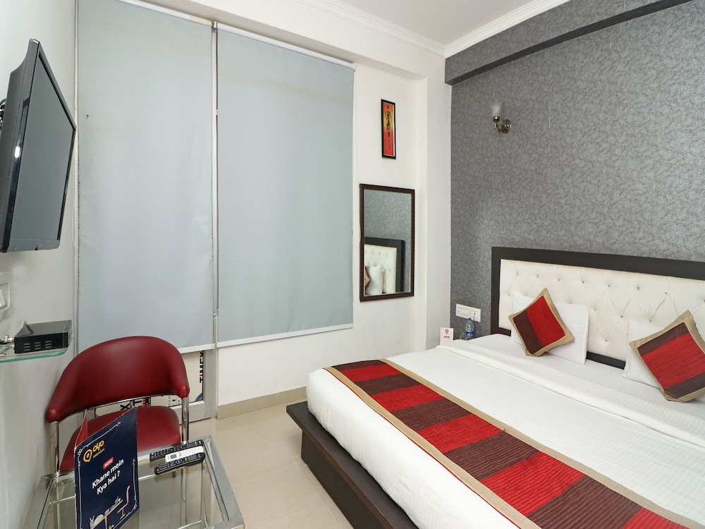 Suite, 1 King Bed photo 2