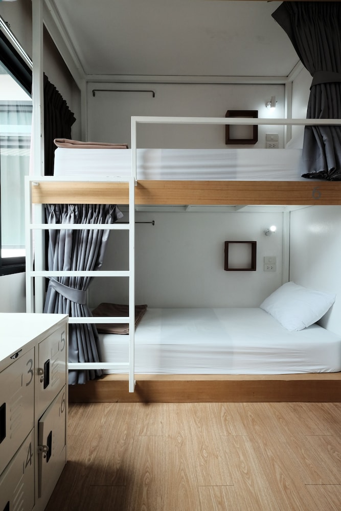 Standard Shared Dormitory, Women only photo 2