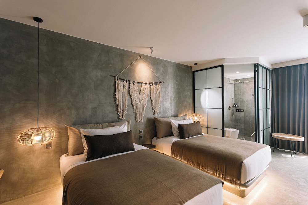 Standard Twin Room - Photo 4