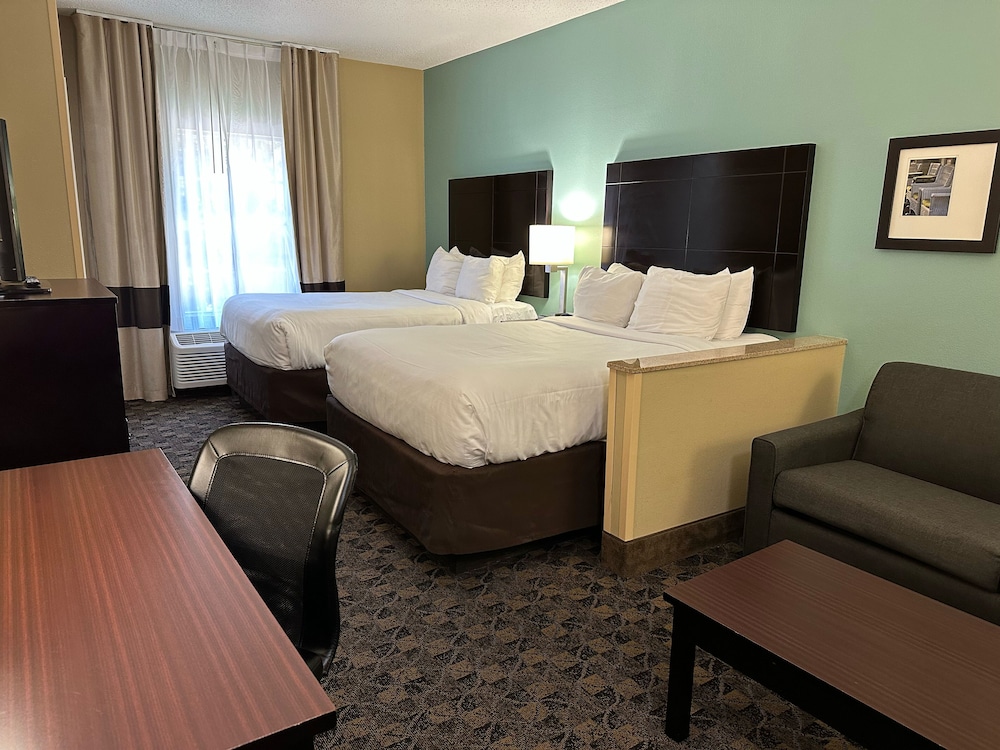 Suite, 2 Double Beds With Sofa Bed, Non Smoking, Refrigerator & Microwave