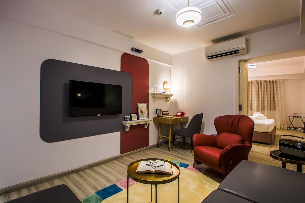 Family Room - Photo 4