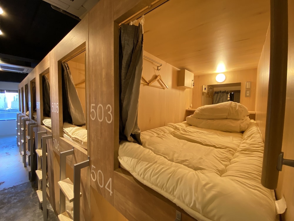 Bunk Bed in 16-Beds Mixed Dormitory Room photo 1