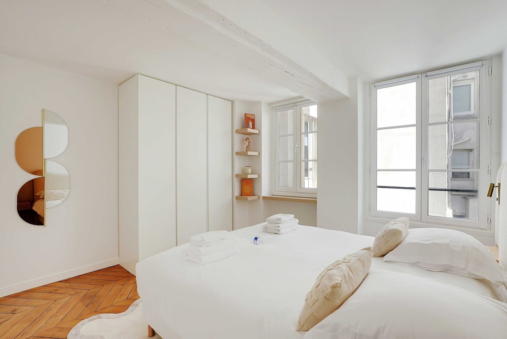 Apartment photo 2