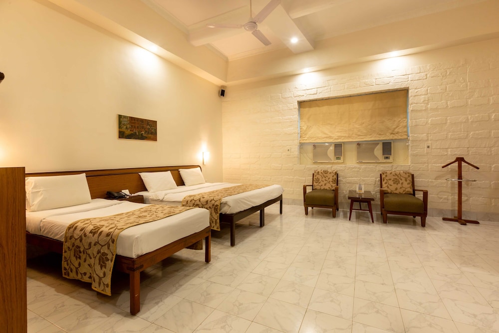 Family Suites - Photo 6