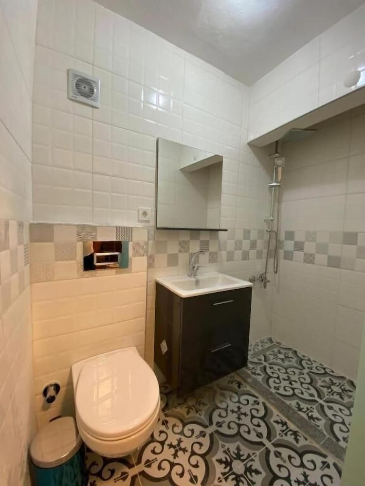 Standard Shared Dormitory, Women only photo 2