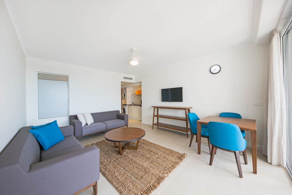 1 Bedroom Ocean View Spa Suite - Photo 4
