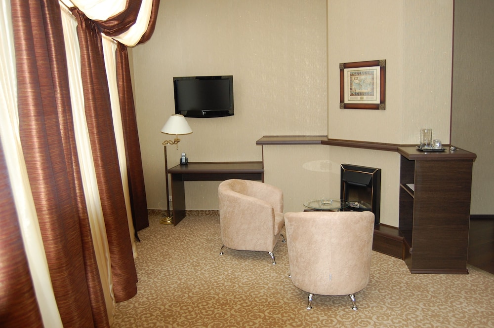 Basic Suite, Bathtub photo 3
