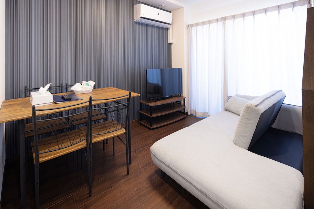 Suite, 1 Bedroom - Photo 19