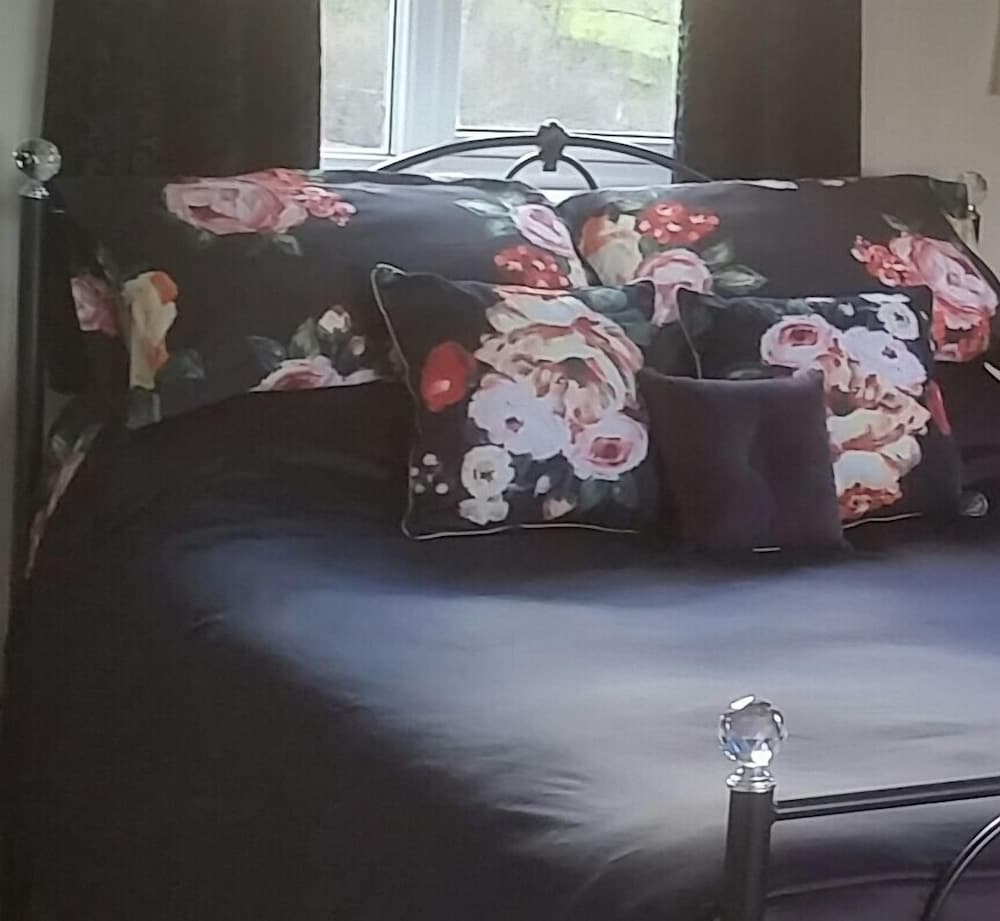 Luxury Triple Room, 1 Bedroom, Ensuite, Mountain View photo 3