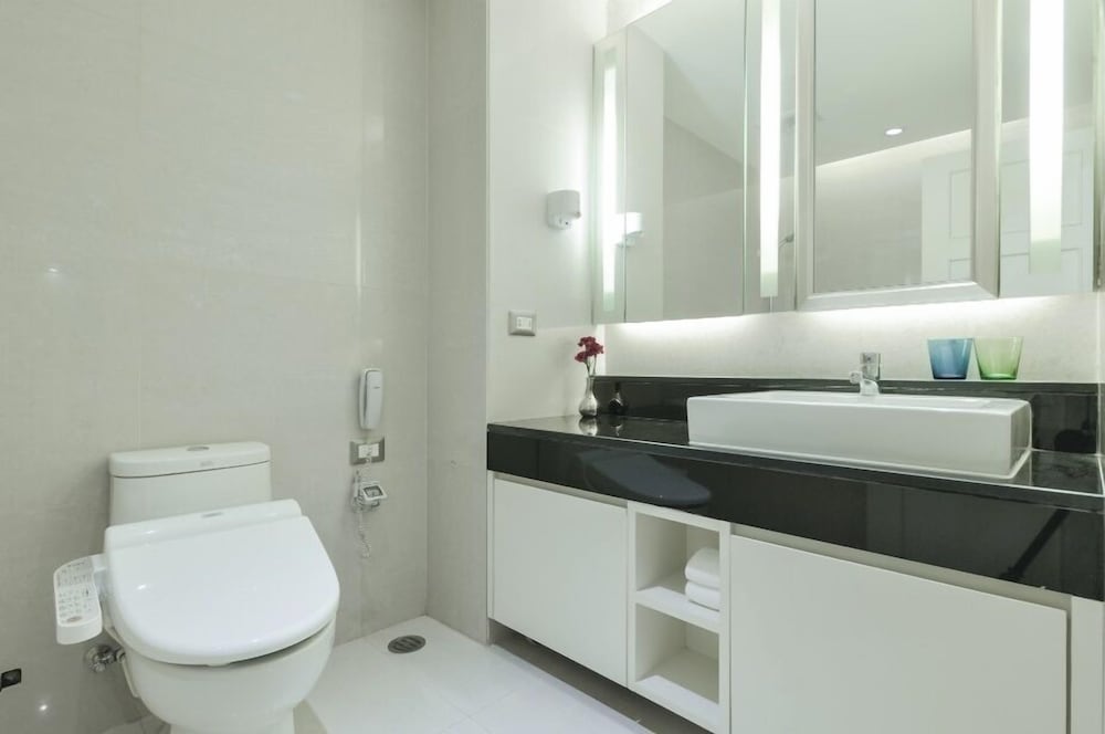 Two Bedroom Family Suite photo 3