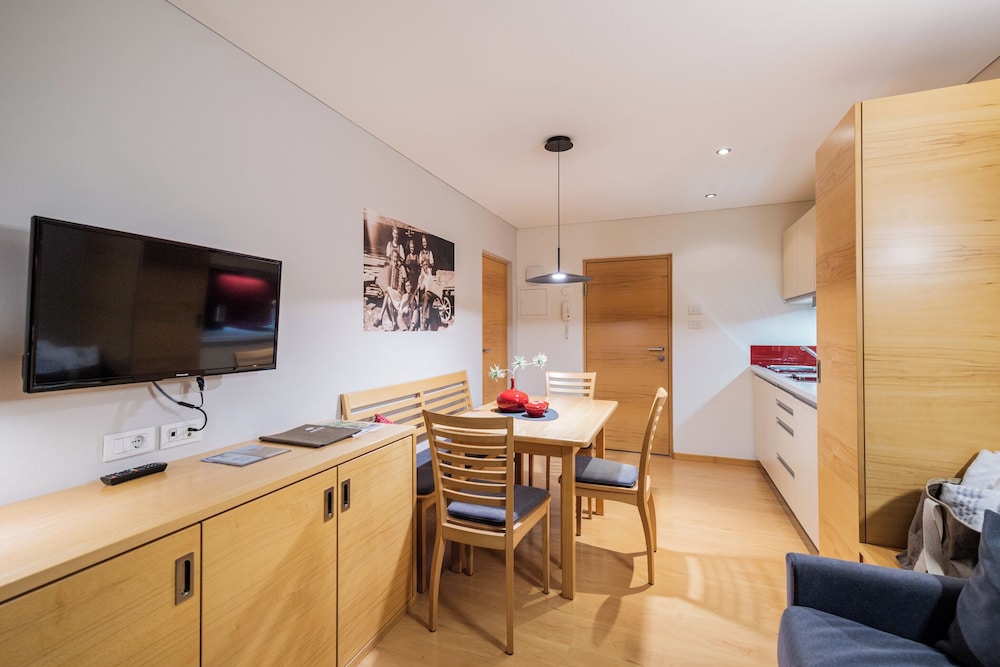 Deluxe Apartment, Balcony, Mountain View