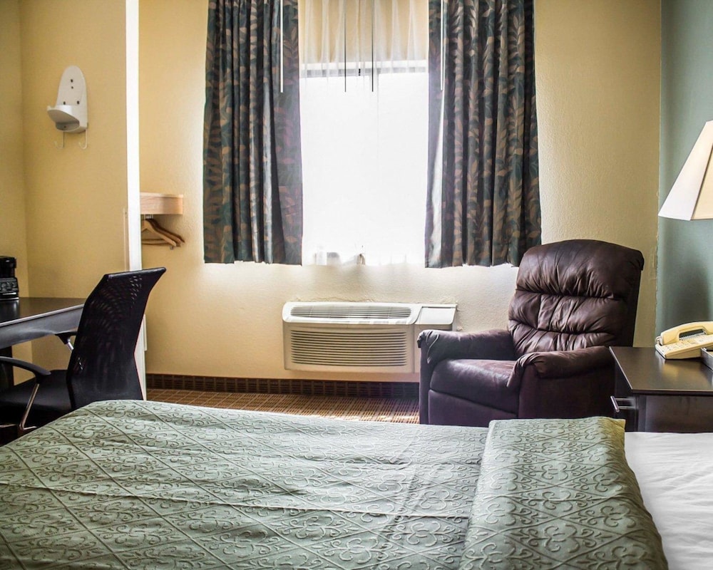 Room, 1 Queen Bed, Accessible, Non Smoking photo 2