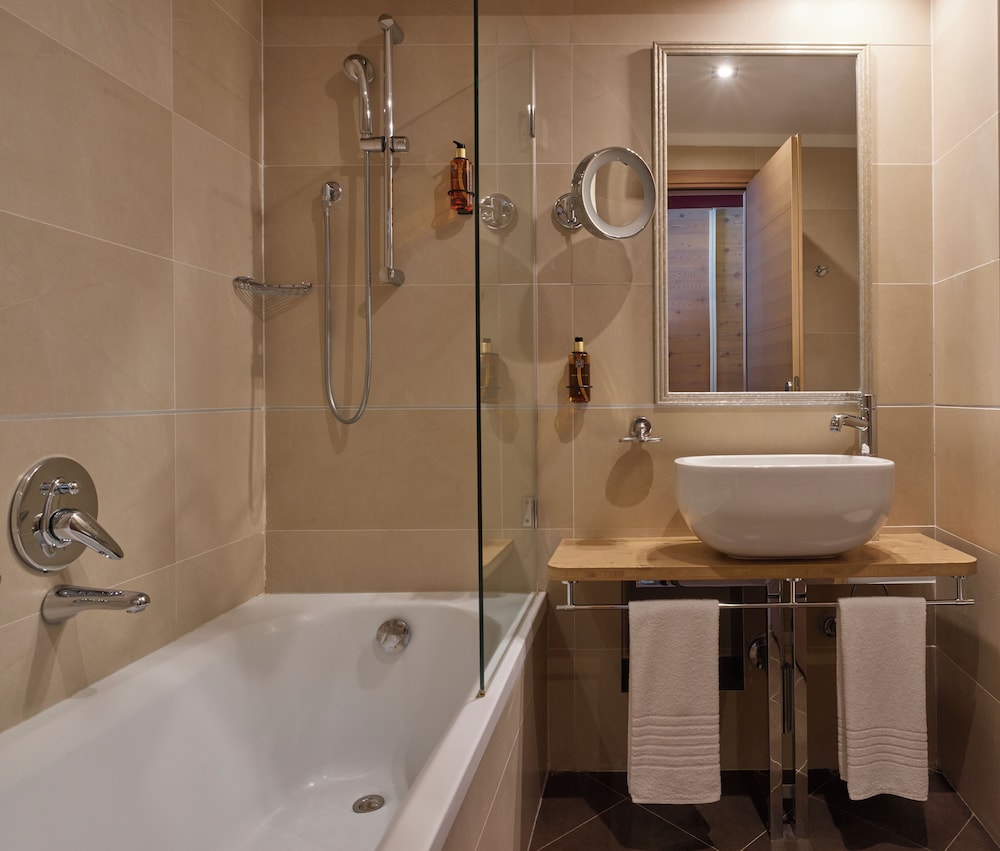 Superior Suite, 1 Bedroom, Mountain View photo 3