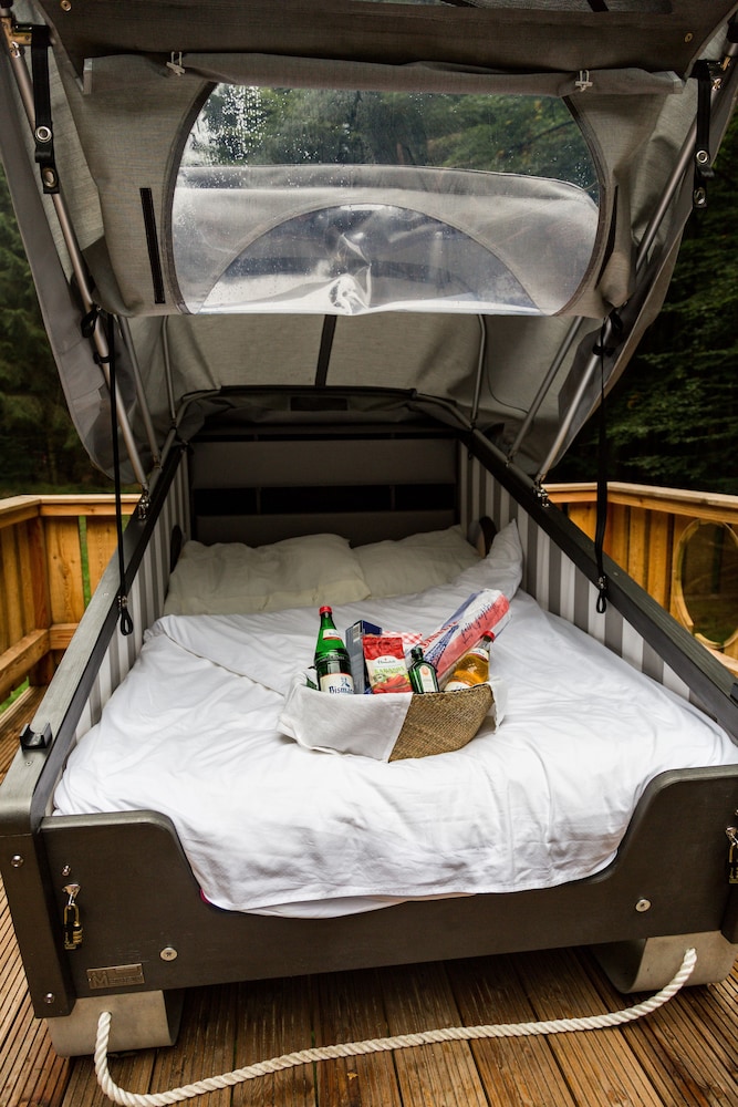 Romantic Tree House, 1 Double Bed photo 1