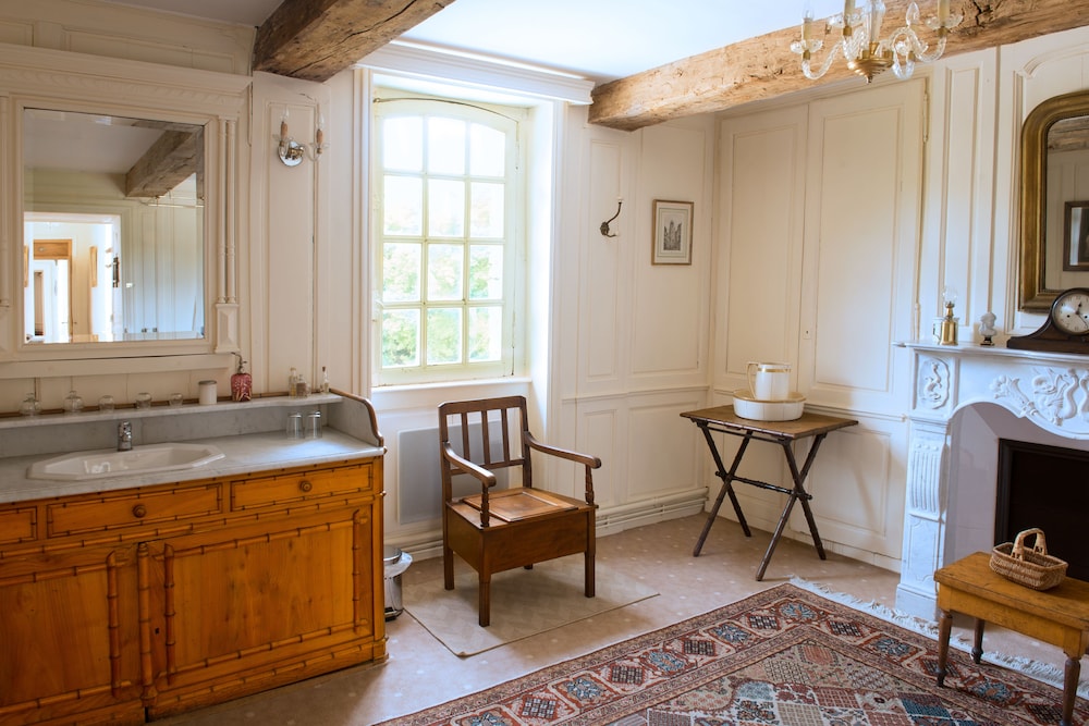 Royal Suite, 1 Bedroom, Private Bathroom, Park View photo 2