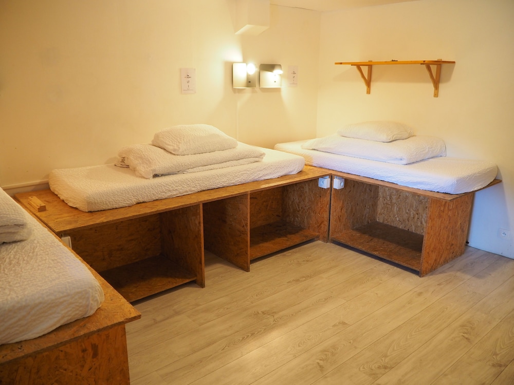 Triple Room, Shared Bathroom photo 2