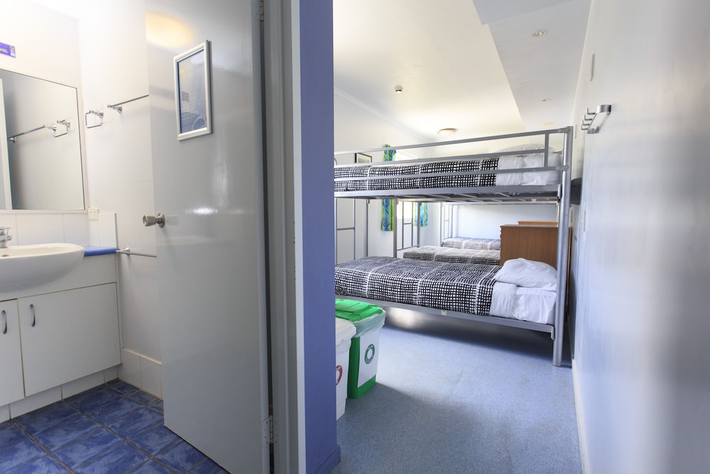Bed in 6 Share Mixed Dormitory with Ensuite