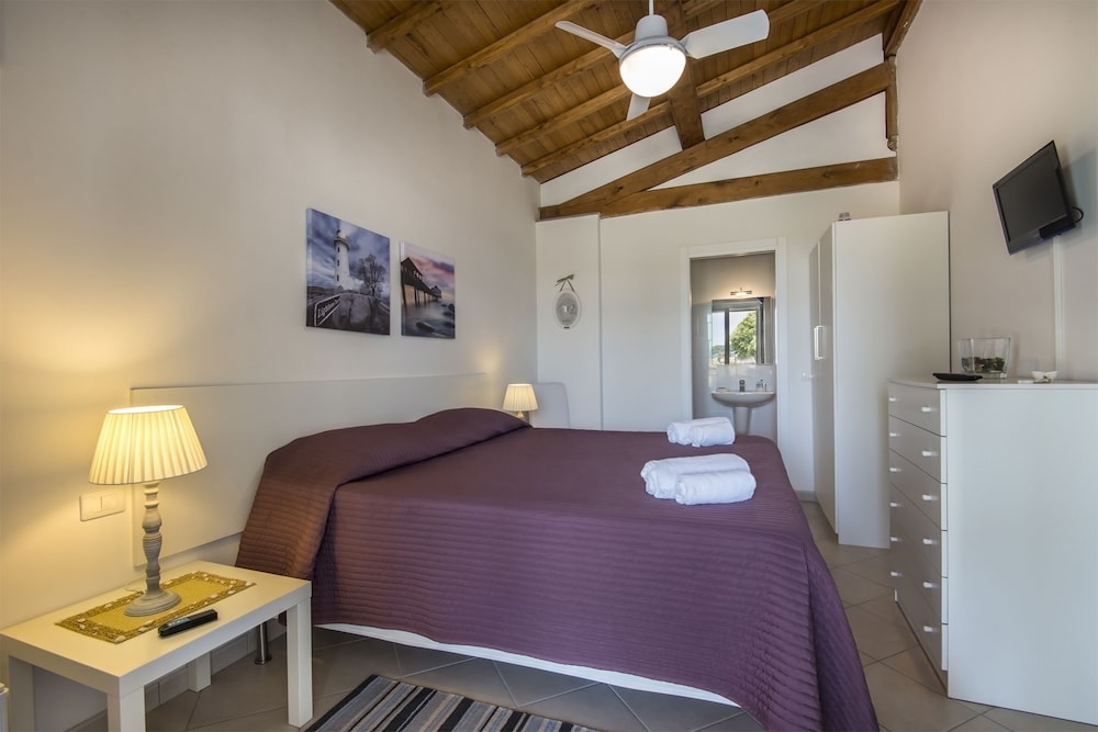 Villa, Multiple Bedrooms (26 people) photo 1