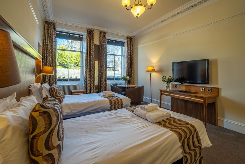 Deluxe Double or Twin Room, 2 Bedrooms photo 3