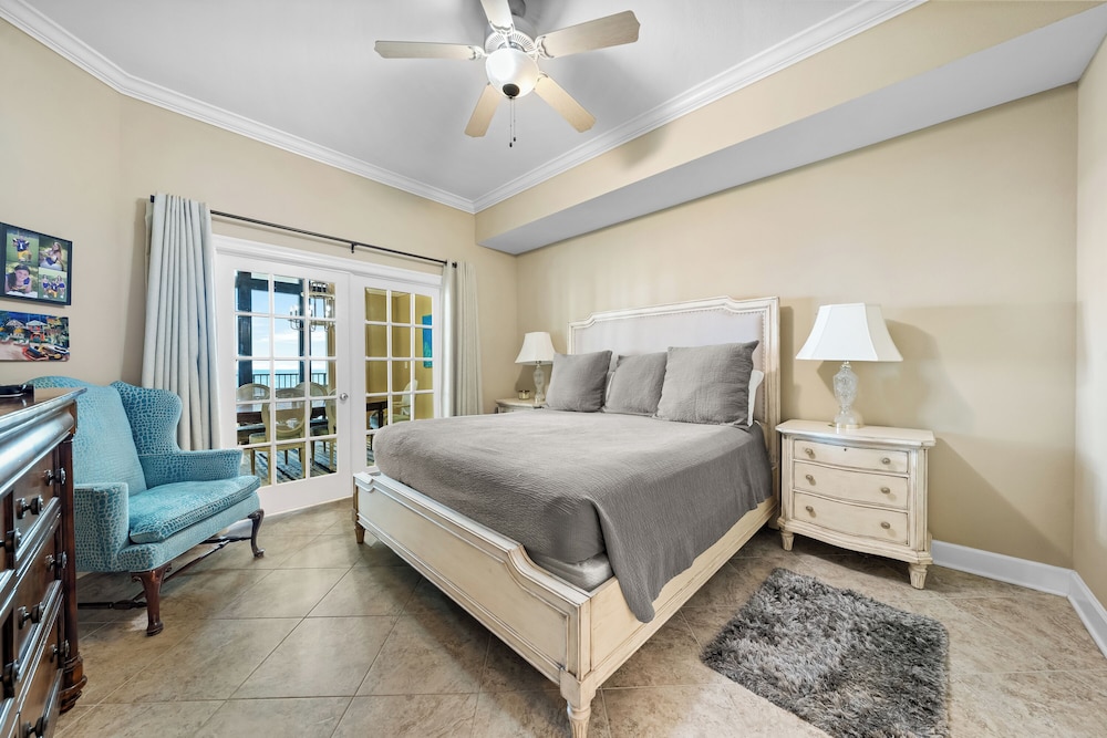 Signature Condo, 3 Bedrooms, Balcony, Beach View photo 2