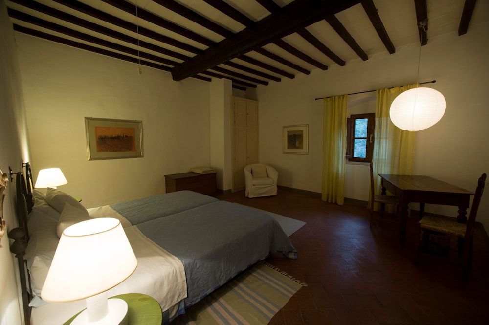 Junior Suite, 2 Bedrooms, Shared Bathroom (Bathroom shared between these 2 rooms) photo 3